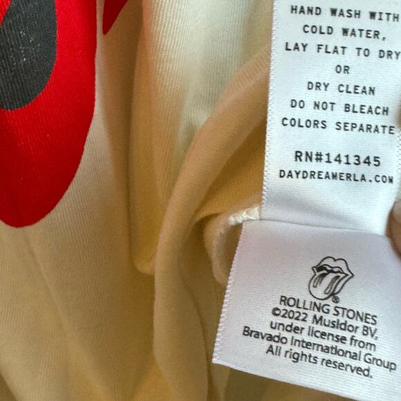 Daydreamer Rolling Stones Tee Crew Neck T Shirt Set List Tour Soft XS Cream - Picture 10 of 14